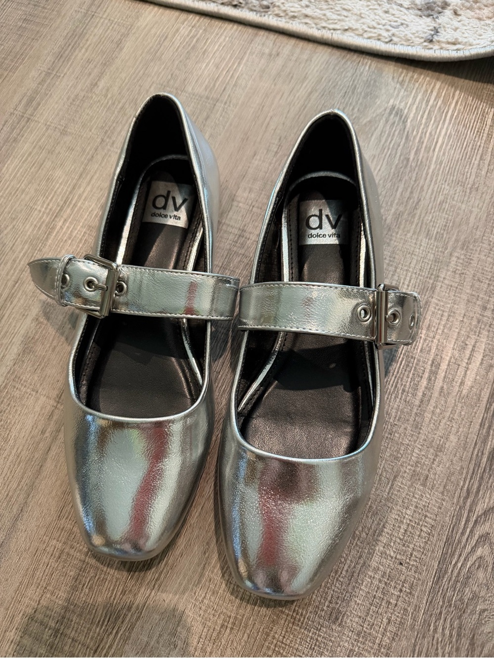 Dolce Vita Silver Metallic Mary Jane Pointed Flats - Picture 3 of 4